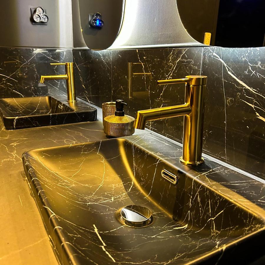 Blackroom Suite De Luxe 50 Nuances De Grey Le Havre Exterior photo